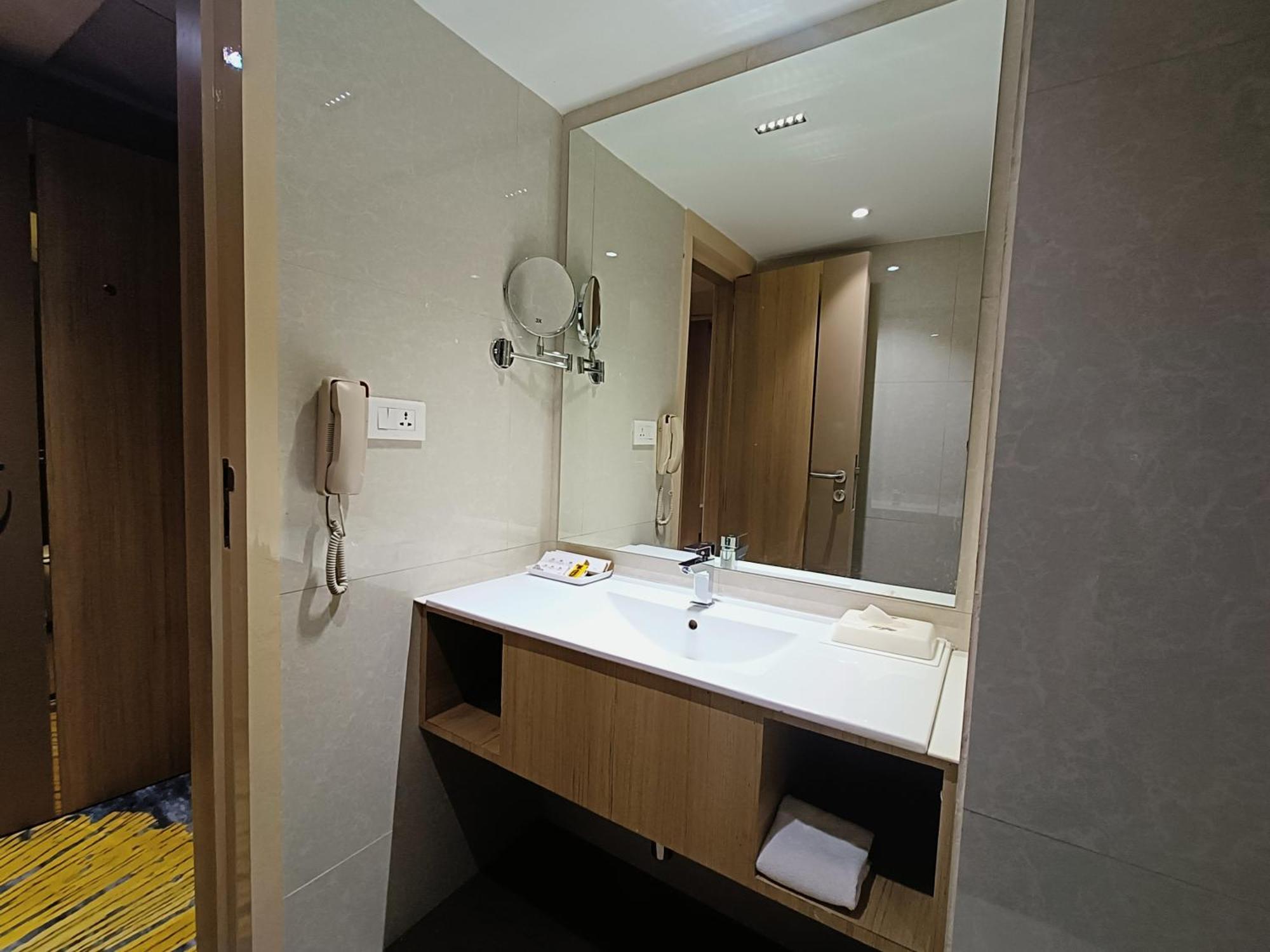 Effotel By Sayaji Hotel
